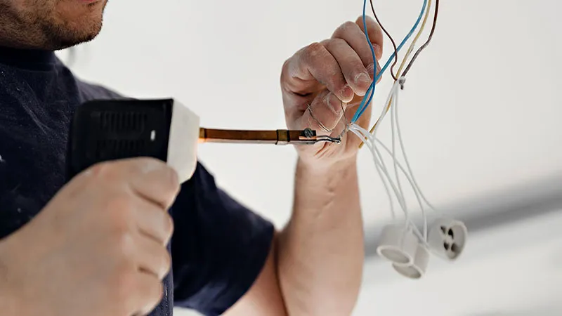 نصب لوستر چوب و فلز